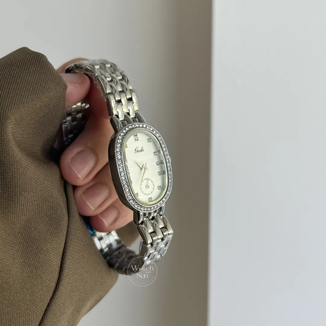 Dainty Oval Crystal Bezel Ladies Watch Slim Silver Bracelet Watch for Women