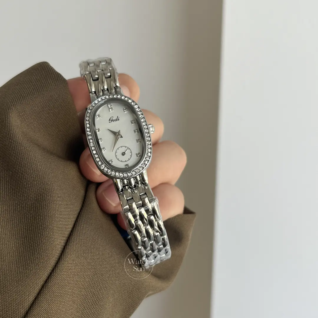 Dainty Oval Crystal Bezel Ladies Watch Slim Silver Bracelet Watch for Women