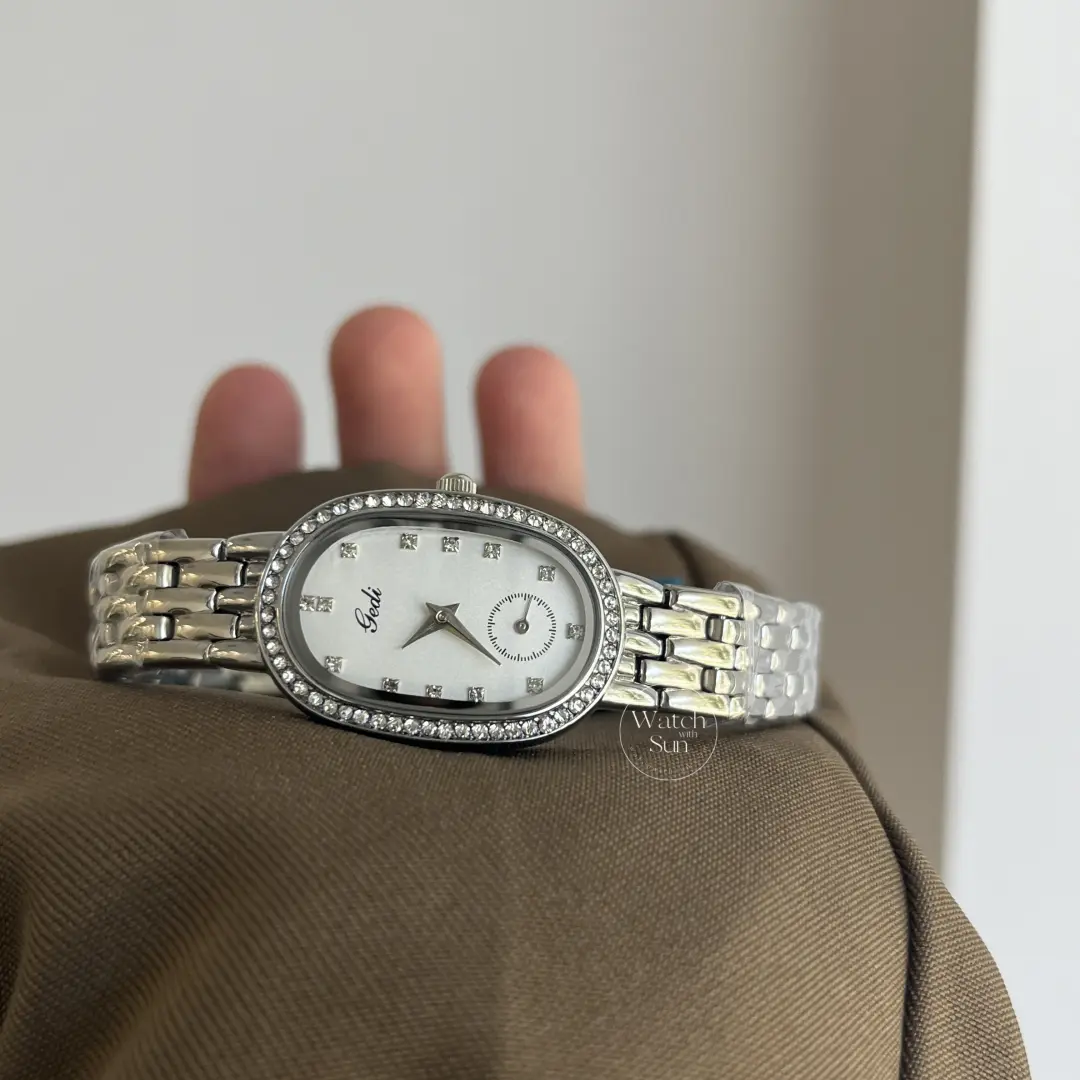 Dainty Oval Crystal Bezel Ladies Watch Slim Silver Bracelet Watch for Women
