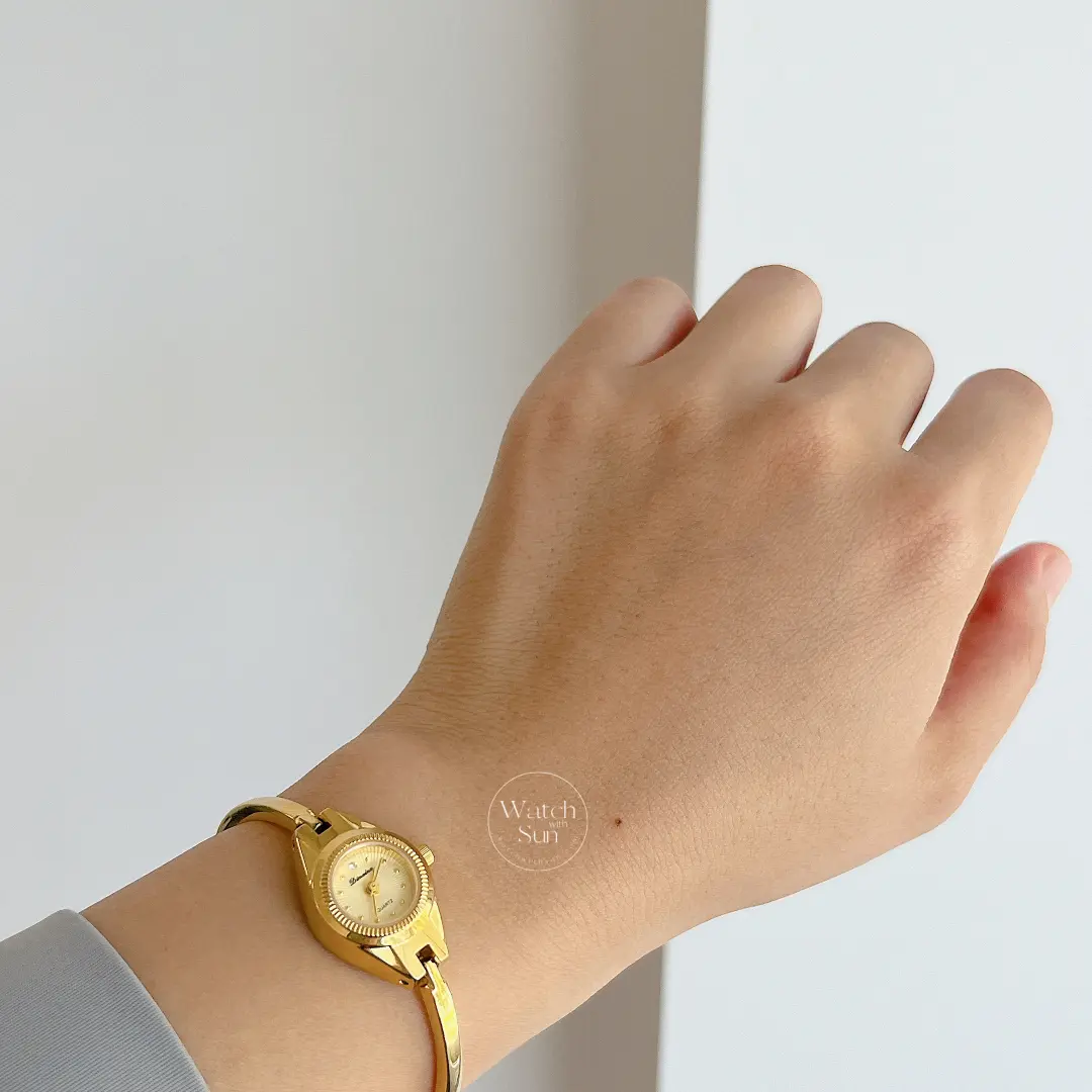 Vintage-Inspired Gold Bracelet Watch Small Face Watch for Women