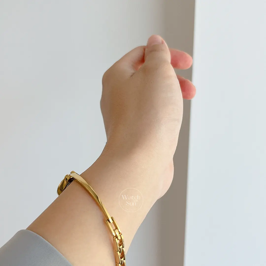 Vintage-Inspired Gold Bracelet Watch Small Face Watch for Women