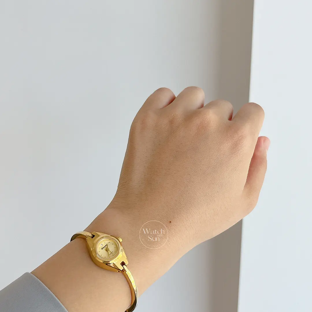 Vintage-Inspired Gold Bracelet Watch Small Face Watch for Women