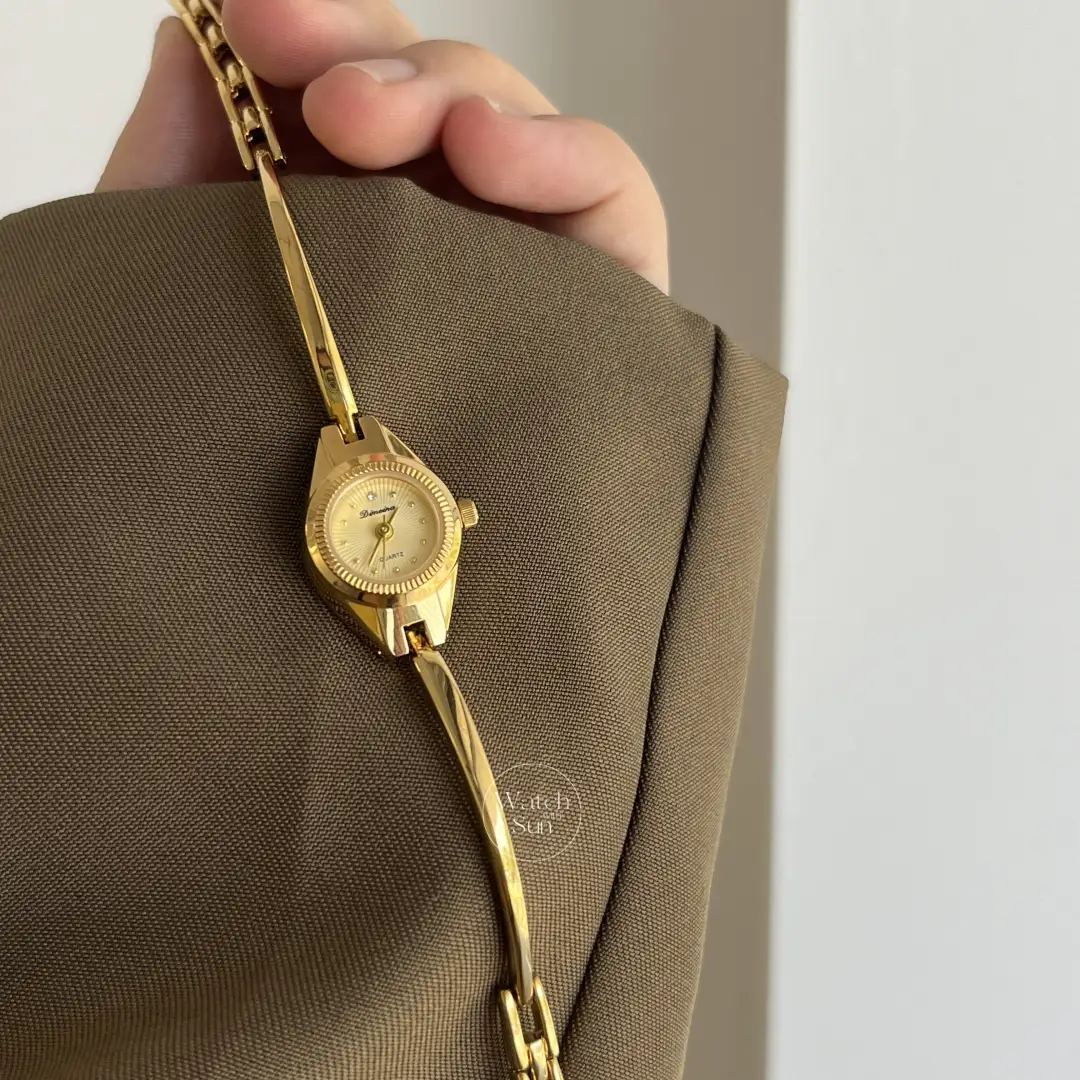 Vintage-Inspired Gold Bracelet Watch Small Face Watch for Women
