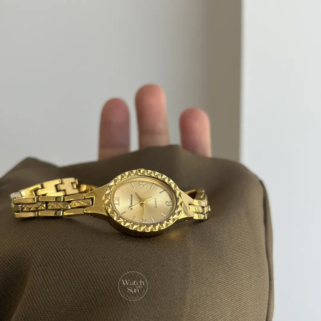 Vintage-Inspired Carved Case Oval Face Gold Bracelet Watch for Women