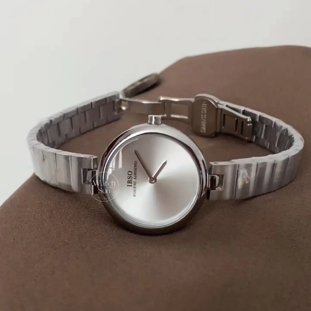Minimalist Silver Stainless Steel Round Face Watch for Women