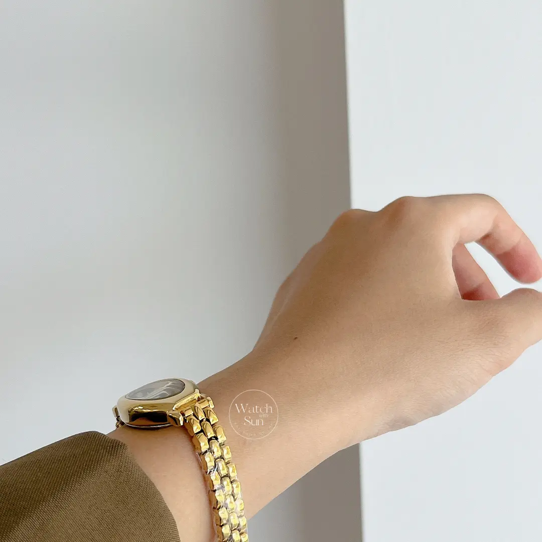 Dainty Emerald Green Dial Oval Face Bracelet Watch for Women