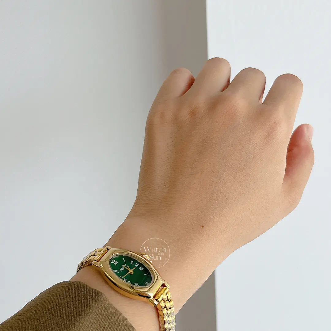 Dainty Emerald Green Dial Oval Face Bracelet Watch for Women