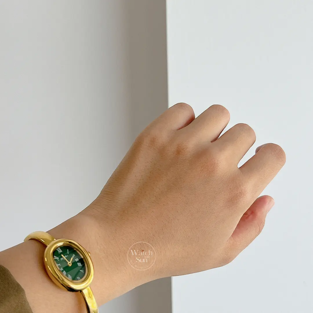 Vintage-Inspired Emerald Green Dial Oval Bangle Watch for Women