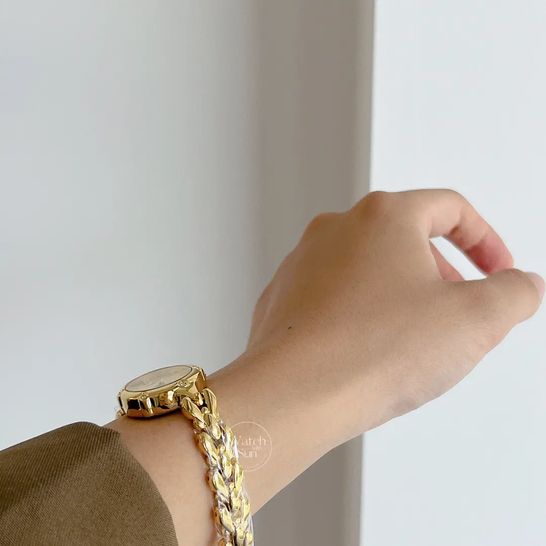 Vintage-Inspired Gold Round Face Bracelet Watch for Women