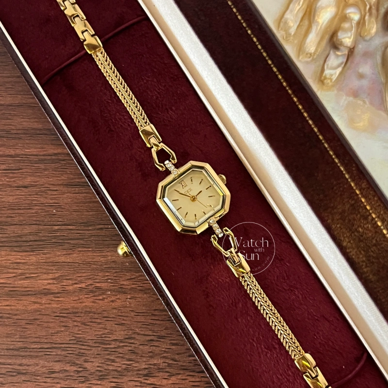 Dainty Small Face Gold Watch Elegant Thin Bracelet Ladies Watch