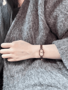 Elegant Vintage Oval Dial Rose Gold Brown Leather Ladies Watch