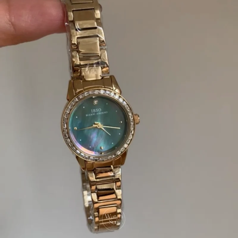 Chic Round Face Gold Bracelet Watch Blue Mother-of-Pearl Dial Ladies Watch