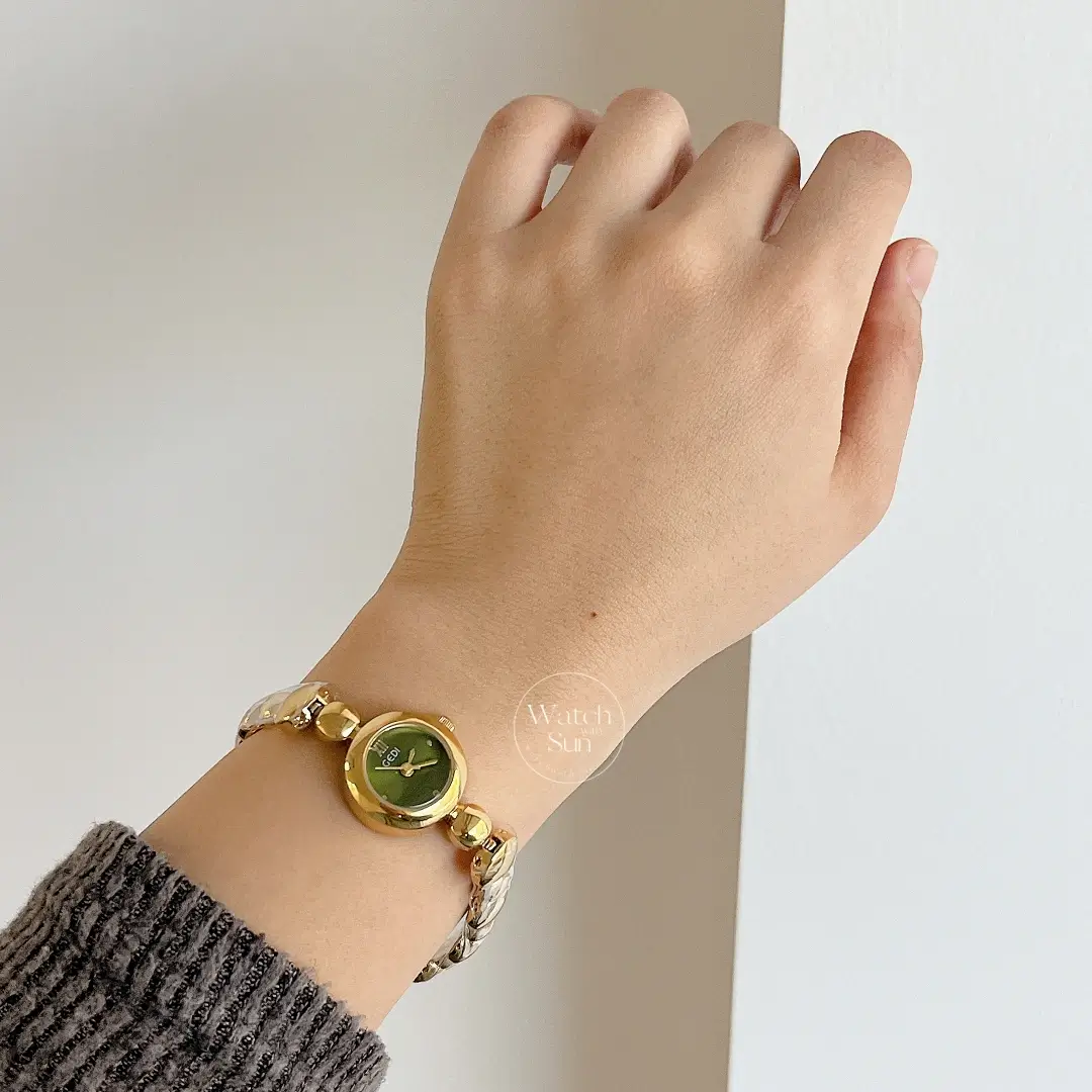 Retro Round Face Olive Green Dial Gold Bracelet Ladies Watch