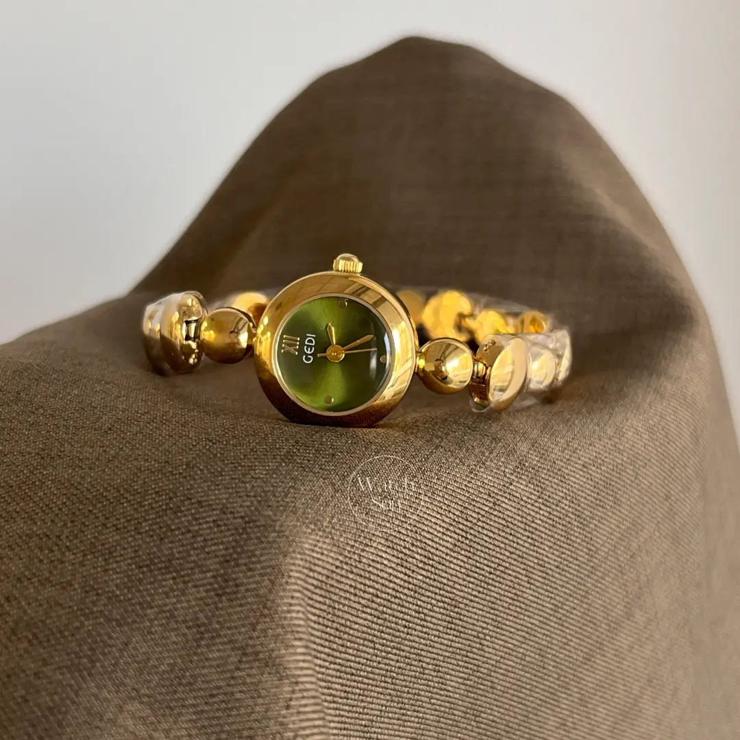 Retro Round Face Olive Green Dial Gold Bracelet Ladies Watch