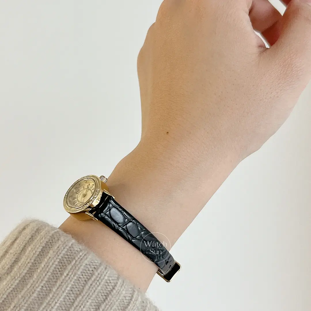 Minimalist Classic Round Dial Gold Link Bracelet Ladies Watch