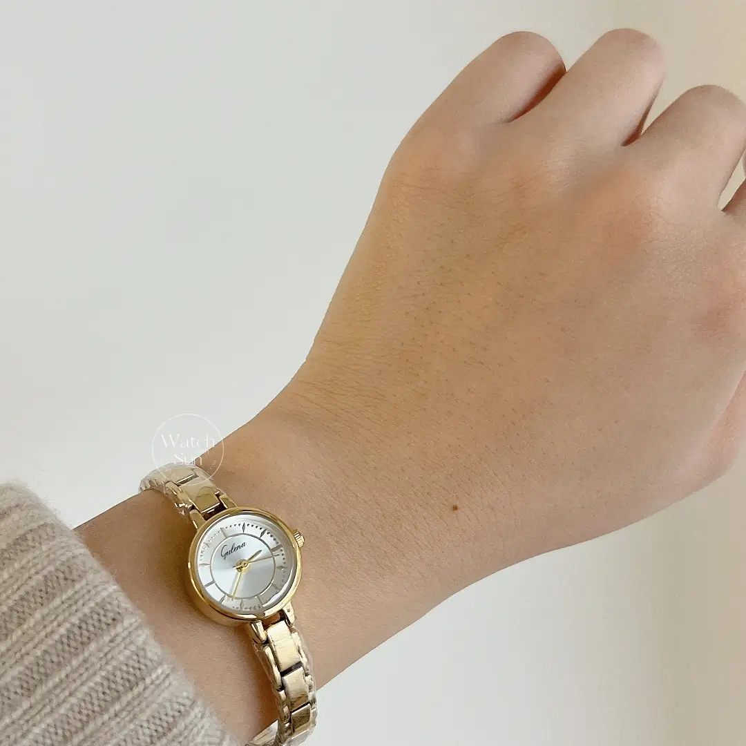 Minimalist Classic Round Dial Gold Link Bracelet Ladies Watch
