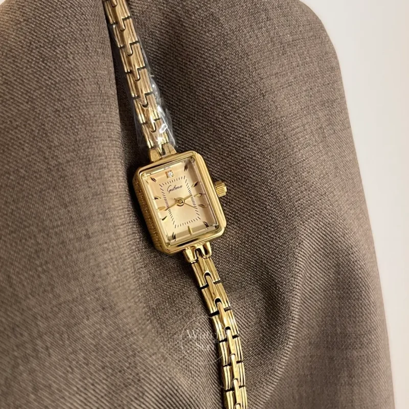Classic Square Dial Gold Jewelry Bracelet Ladies Watch