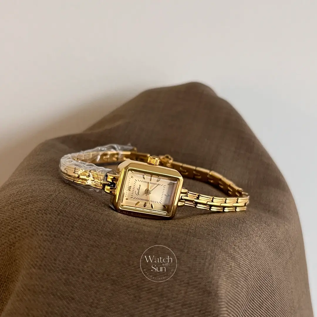 Classic Square Dial Gold Jewelry Bracelet Ladies Watch