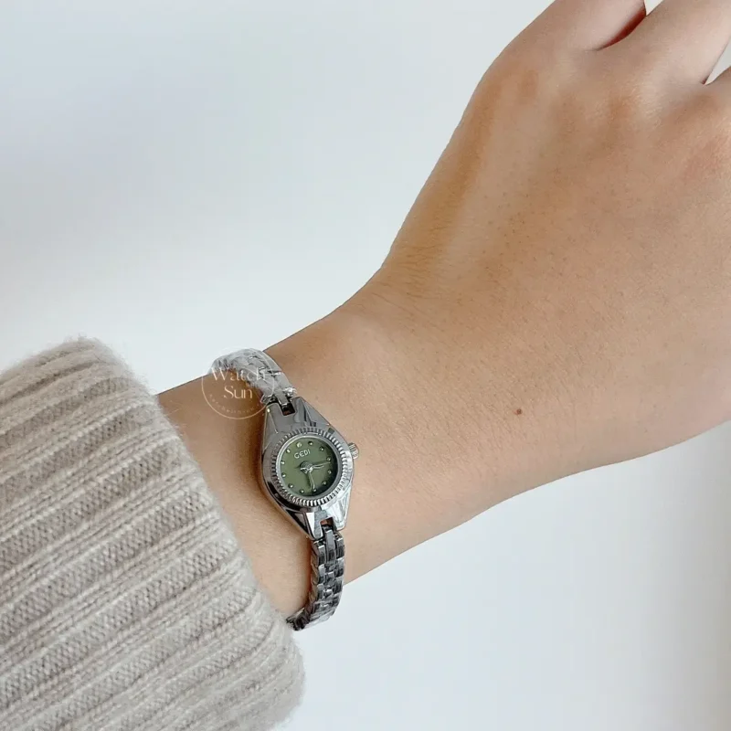 Chic Round Dial Silver Stainless Steel Watch for Women Small Face Slim Link Bracelet Watch