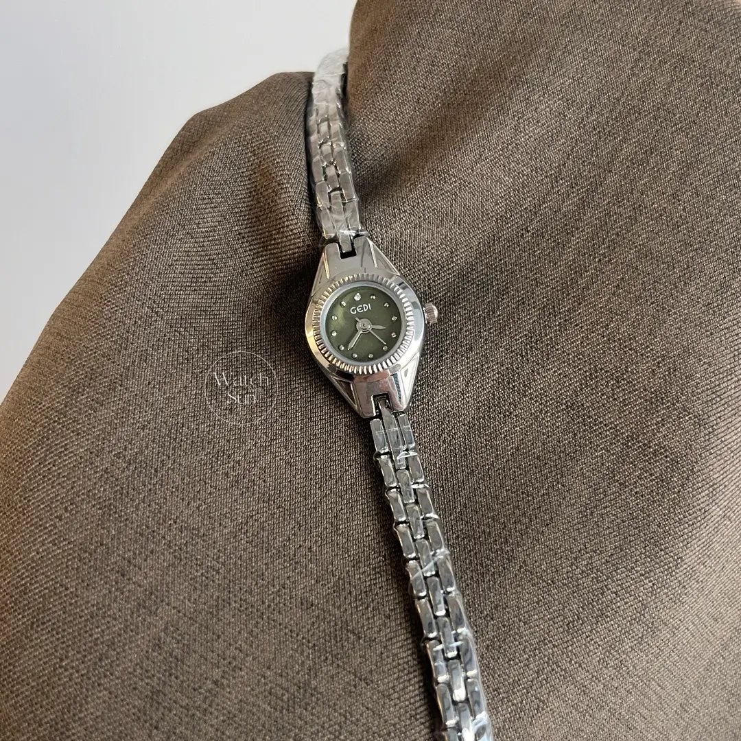 Chic Round Dial Silver Stainless Steel Watch for Women Small Face Slim Link Bracelet Watch