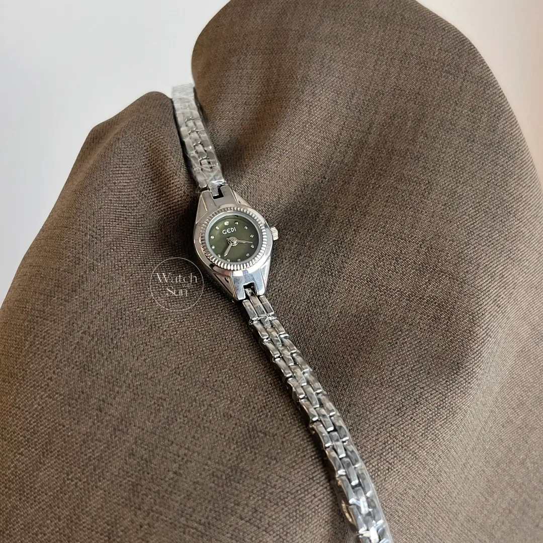 Chic Round Dial Silver Stainless Steel Watch for Women Small Face Slim Link Bracelet Watch