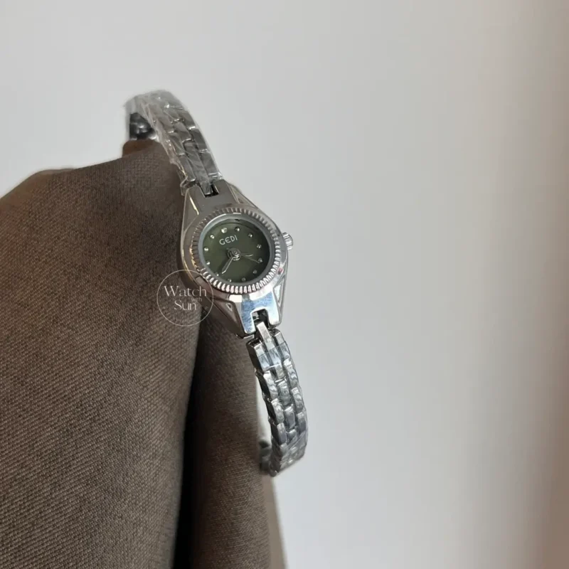 Chic Round Dial Silver Stainless Steel Watch for Women Small Face Slim Link Bracelet Watch