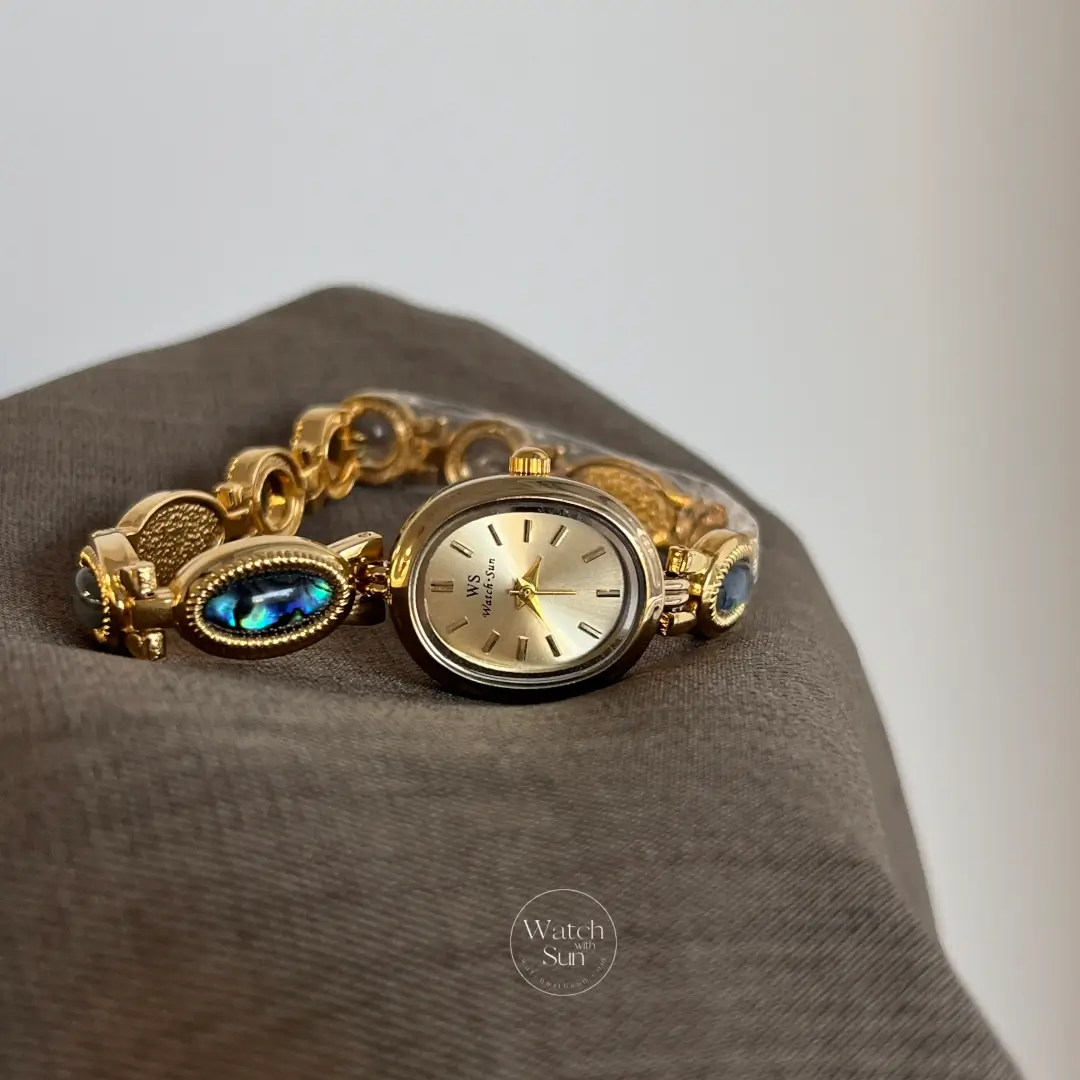 Elegant Oval Mother of Pearl Dial Green Jade Bracelet Ladies Watch (Copy)