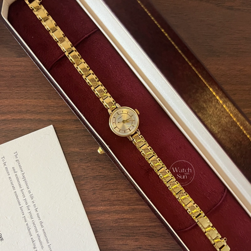 N762-2 Minimalist Classic Round Dial Gold Link Bracelet Ladies Watch
