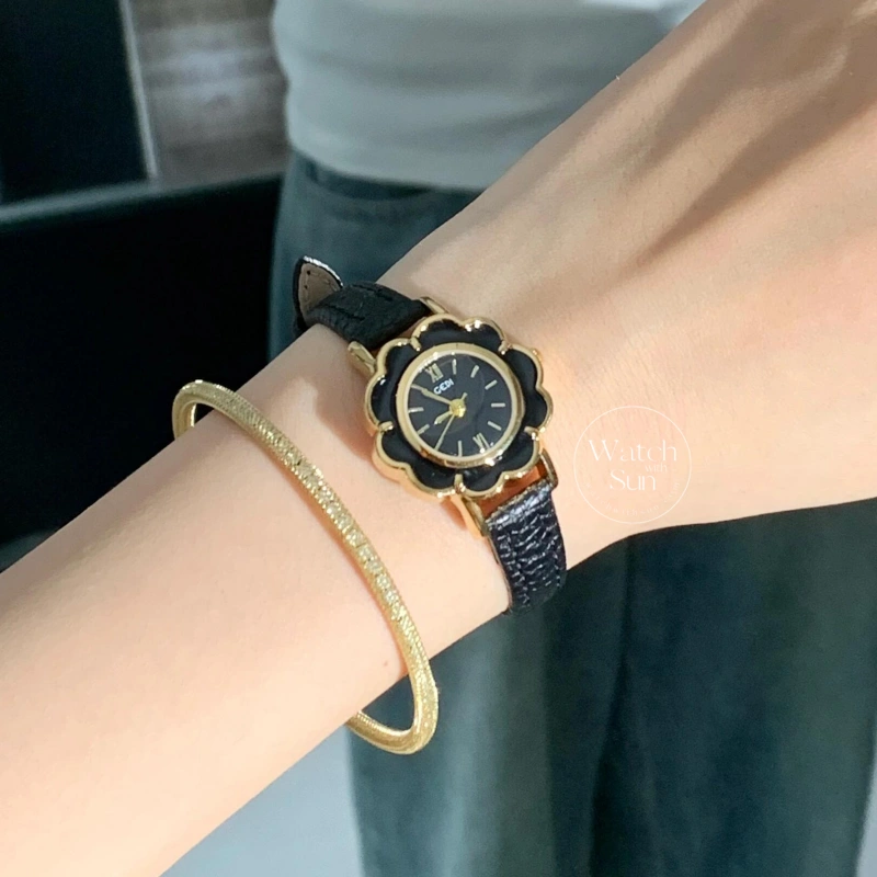 Retro Burgundy Red Flower Slim Leather Strap Women's Watch