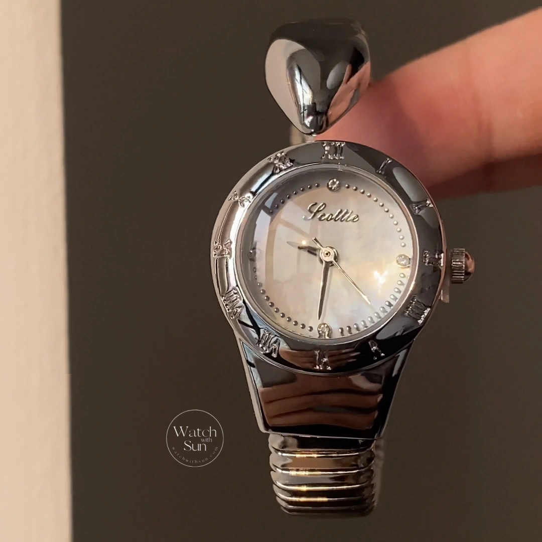 Classic Round Gold/Silver Serpentine Bangle Watch Vintage Luxury Women's Watch