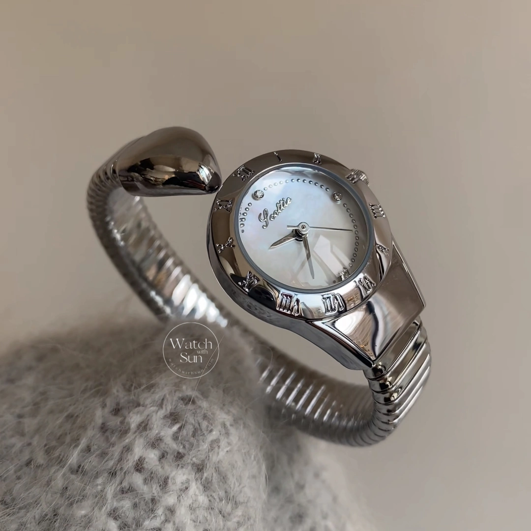 Classic Round Gold/Silver Serpentine Bangle Watch Vintage Luxury Women's Watch
