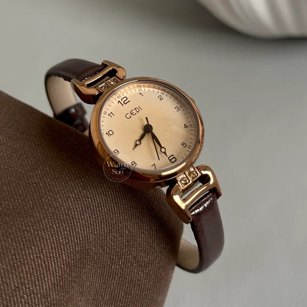 Vintage-Inspired Brown Leather Strap Watch Crystal Accent Round Face Women's Watch