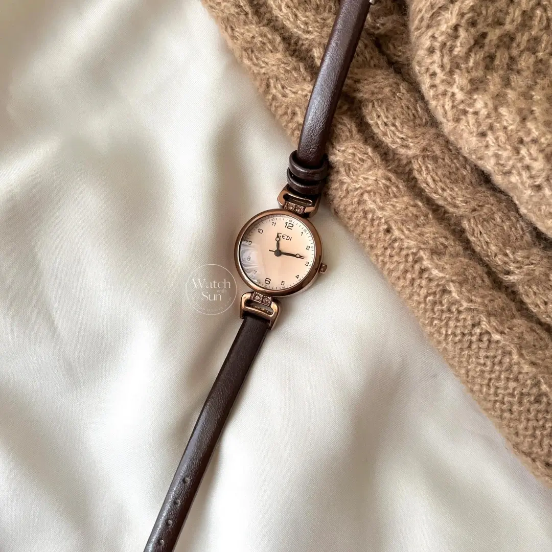 Vintage-Inspired Brown Leather Strap Watch Crystal Accent Round Face Women's Watch