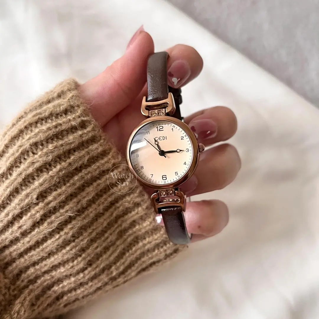 Vintage-Inspired Brown Leather Strap Watch Crystal Accent Round Face Women's Watch