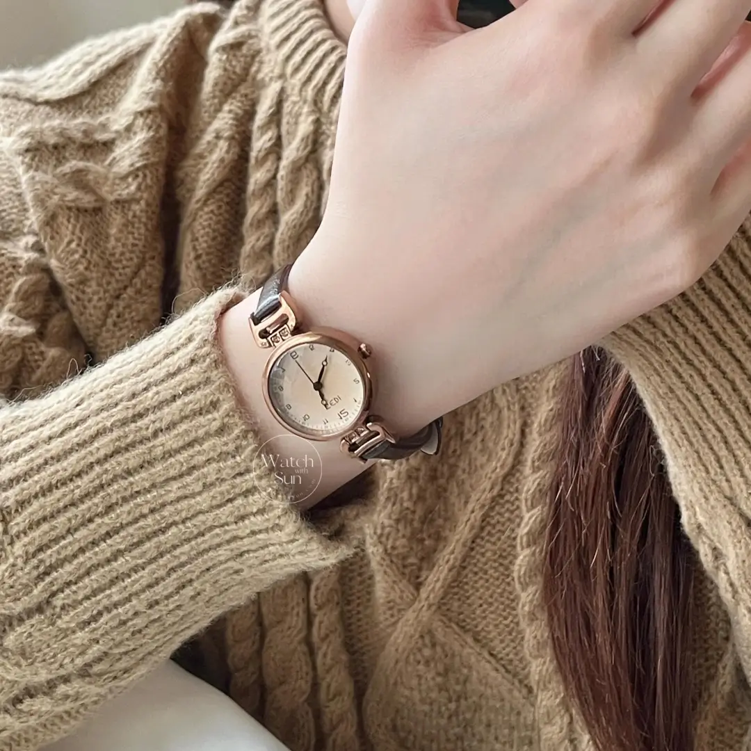 Vintage-Inspired Brown Leather Strap Watch Crystal Accent Round Face Women's Watch