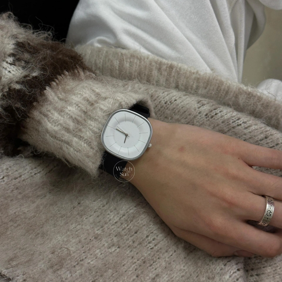 Minimalist Style White Cushion Face Silicone Watch