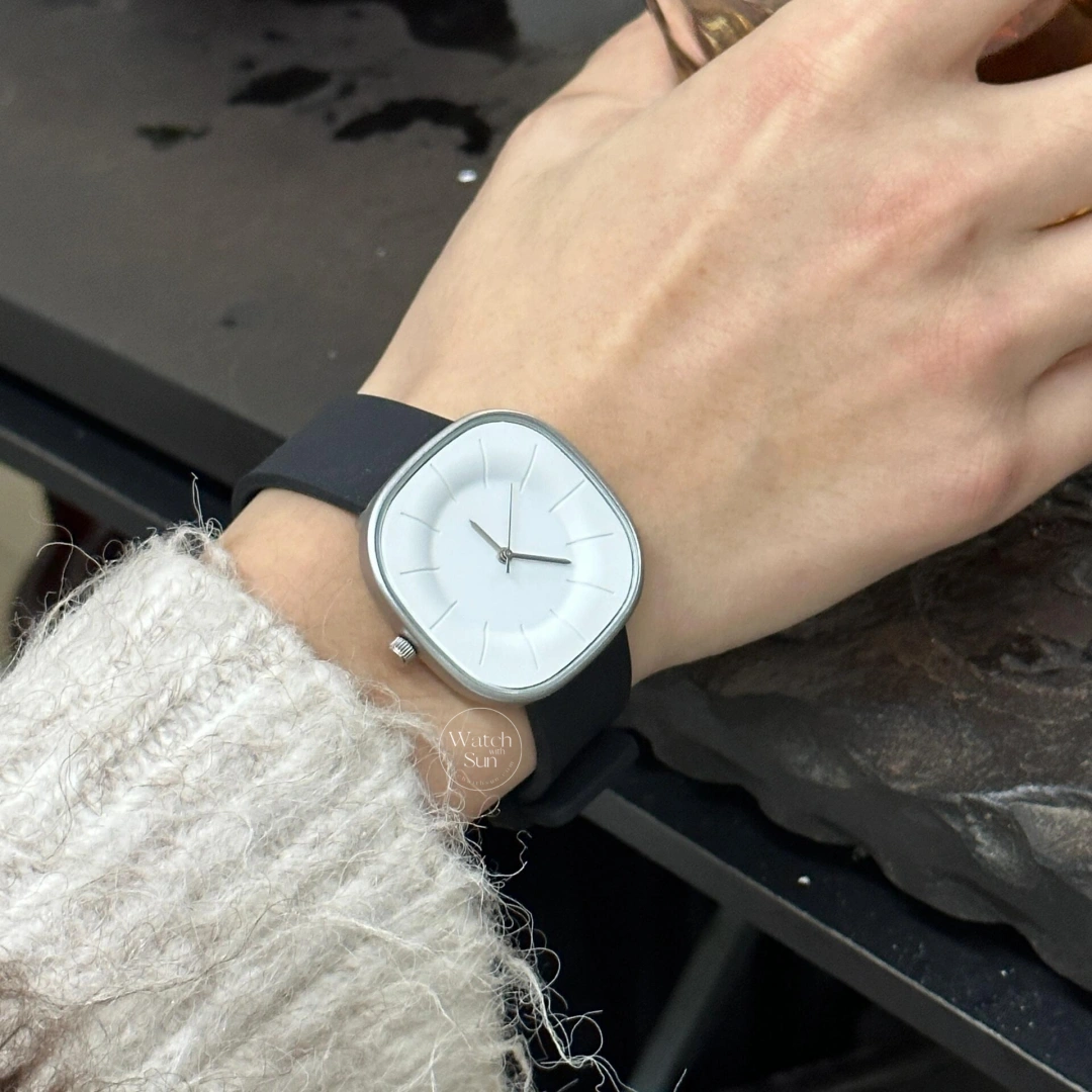 Minimalist Style White Cushion Face Silicone Watch