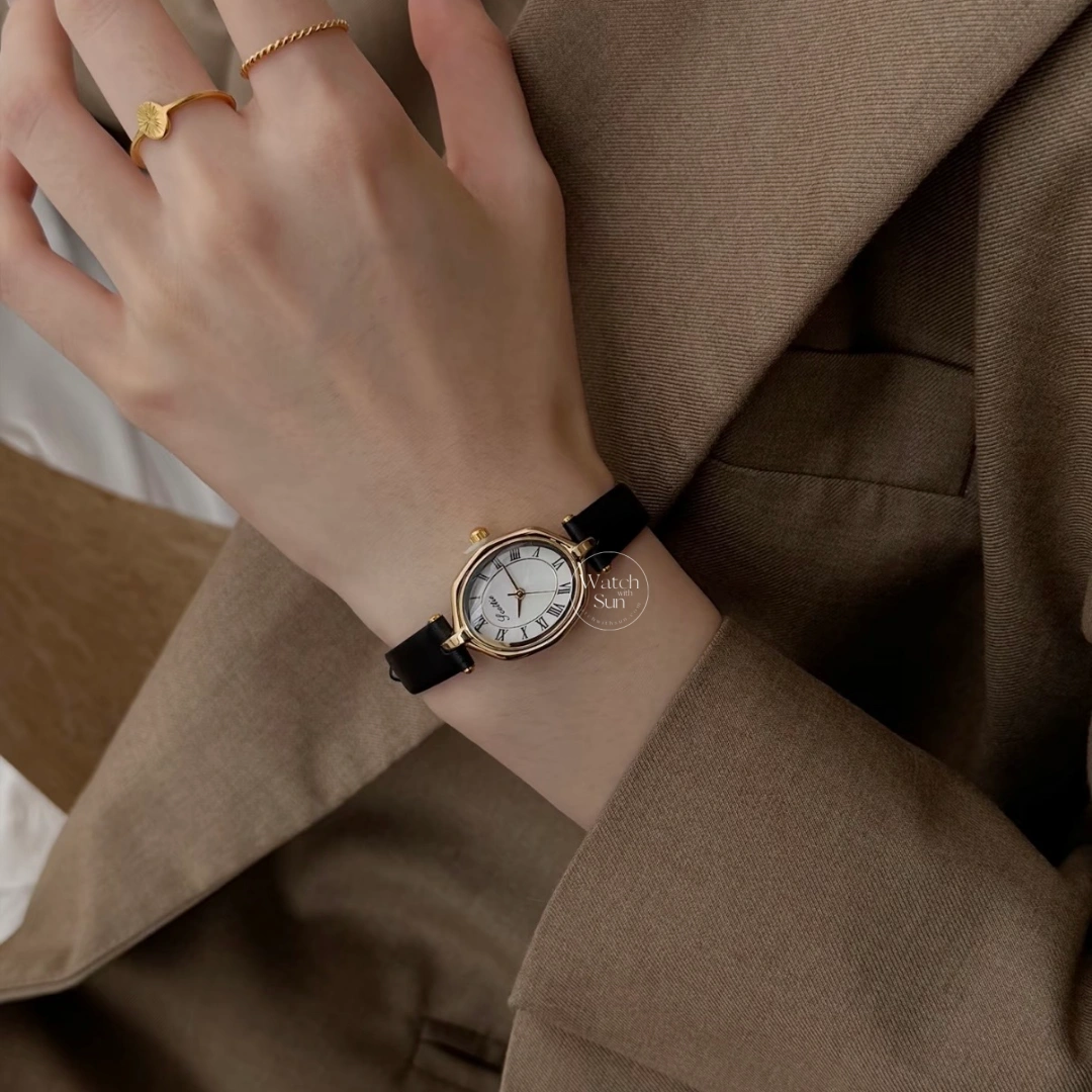 Vintage-Inspired Gold Oval Leather Strap Women's Watch