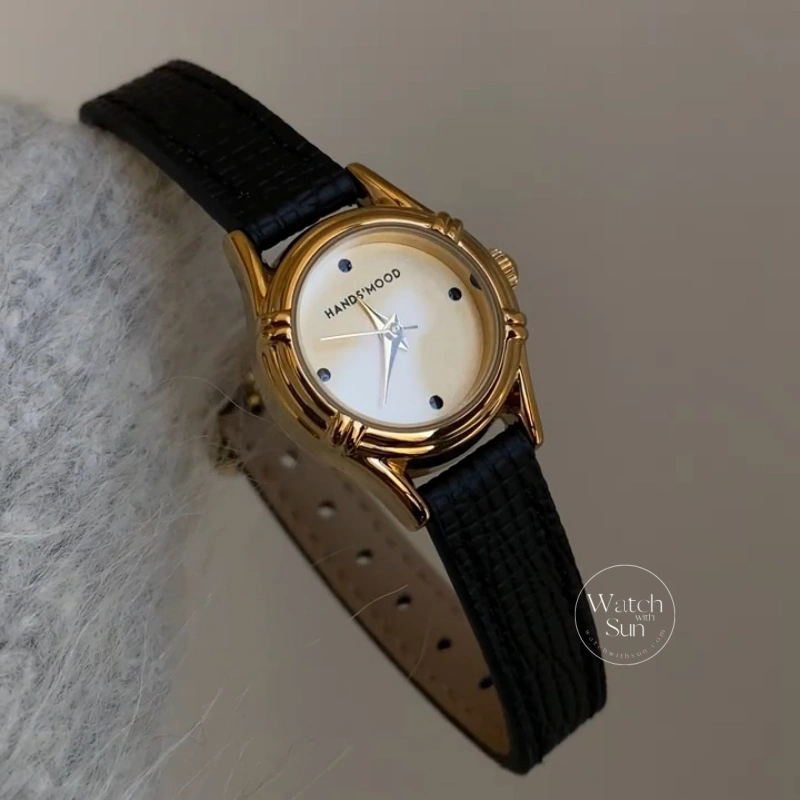 Retro Black/Grey Round Dial Women's Leather Strap Watch