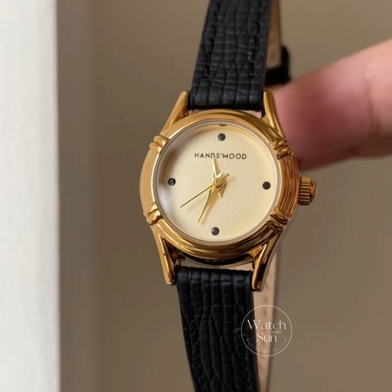 Retro Black/Grey Round Dial Women's Leather Strap Watch