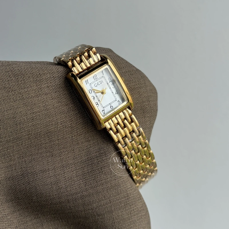 WWS 815-4 Retro Gold Rectangle Dial Arabic Numerals Bracelet Watch for Women