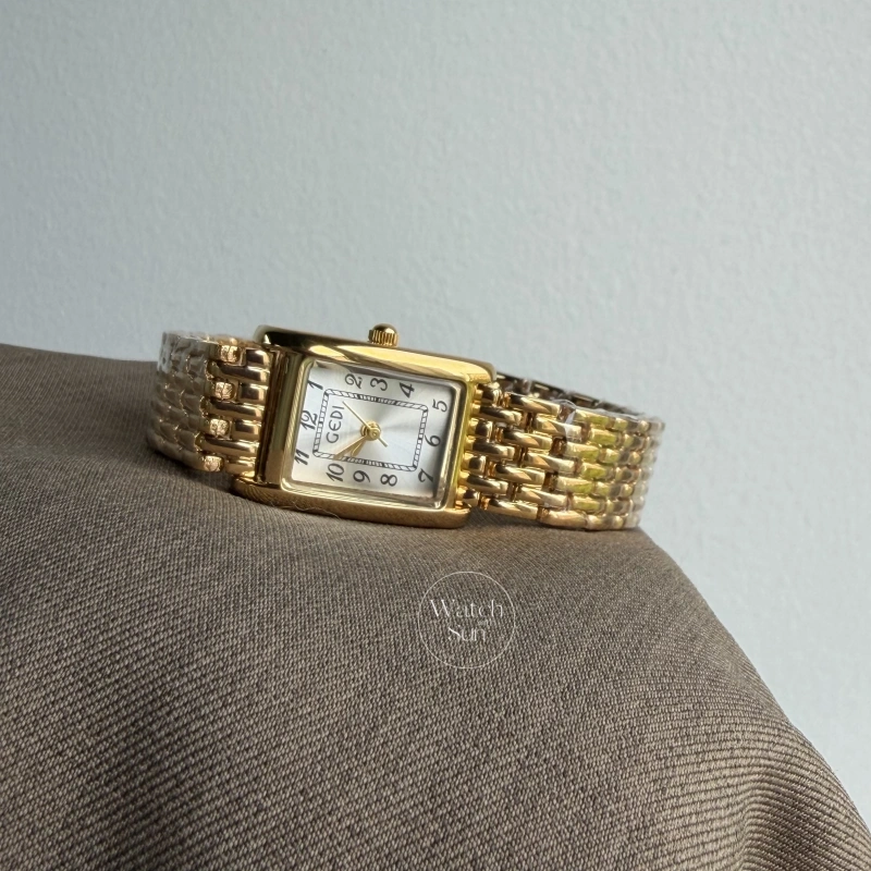 Retro Gold Rectangle Dial Arabic Numerals Bracelet Watch for Women