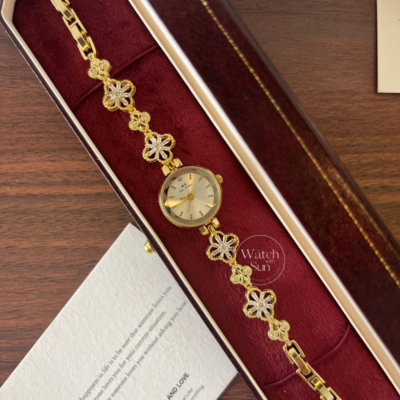 N185-3 Dainty Gold/Silver Small Round Four Leaf Clover Band Women's Watch
