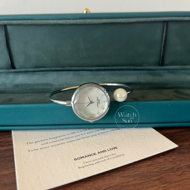N247-5 Chic Style White Round Mother of Pearl Bracelet Watch