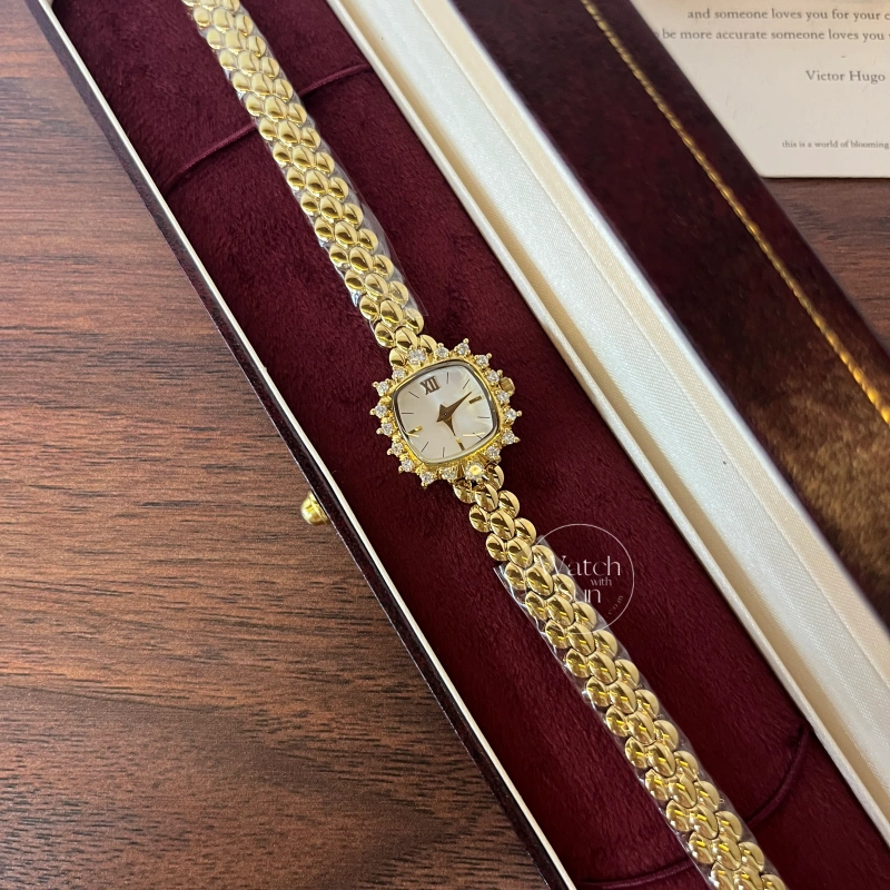 N273-2 Vintage-Inspired Square Face Gold Bracelet Zirconia Watch