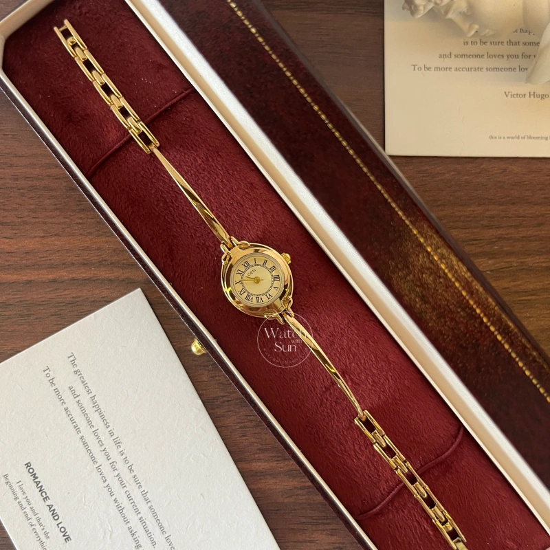 N284-3 Vintage Style Gold/Silver-Blue Round Face Bracelet Watch