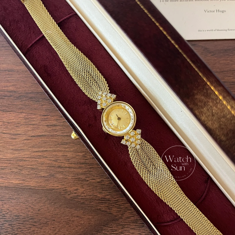 N286-1 Vintage-Inspired Round Face Gold Elegant Women's Watch