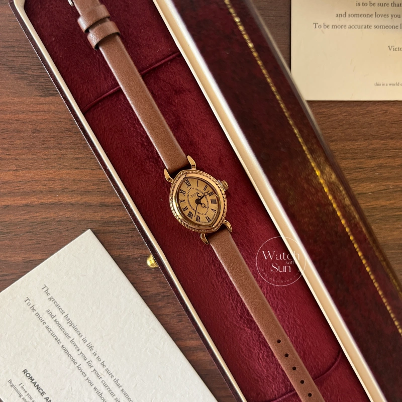 Vintage Brown Bucket-Shaped Leather Watch