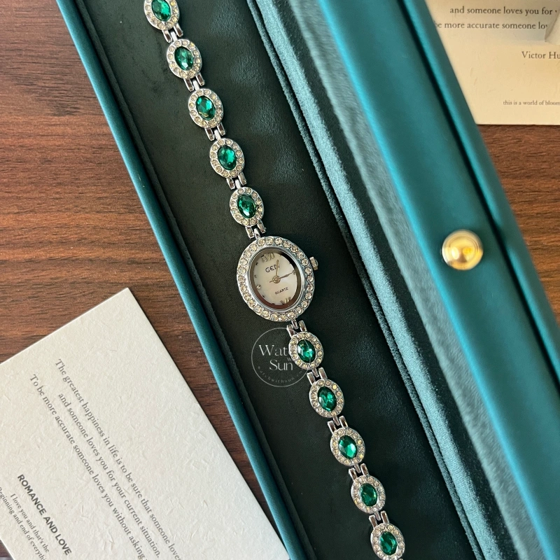 N462-3 Vintage Style Green Zirconia Gold Bracelet Watch