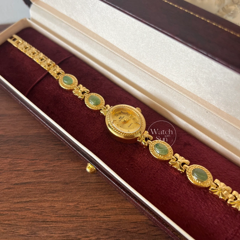 N527-6 Vintage Oval Face Green Jade Stone Bracelet Watch
